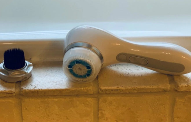 Clarisonic Mia Smart Facial Cleansing Brush Only $84.50 Shipped on Amazon (Regularly $169)